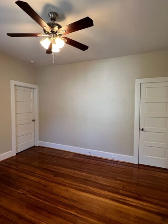 Building Photo - This Single Story Bungalow Home has 2 Bedrooms, 1 Full Bath located in Lyman at Pacific Mills whi...