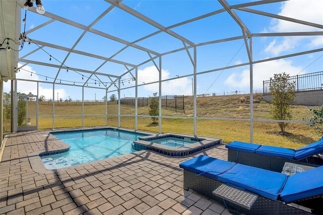 Building Photo - 9084 Sommerset Hills Dr
