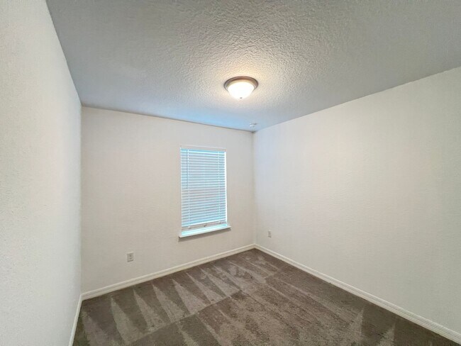 Building Photo - STUNNING 3 BD/2BA Home in Ocala!!!