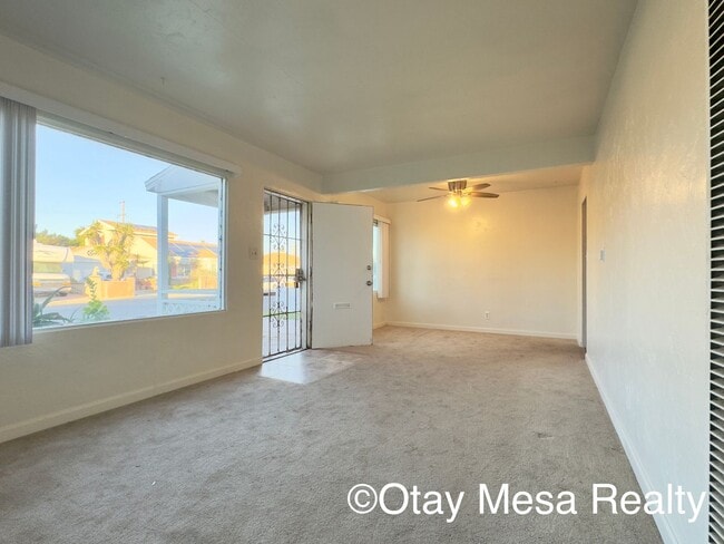 Building Photo - Charming 2-Bedroom Home with Expansive Outdoor Space