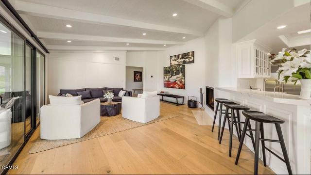 Building Photo - 565 Del Oro Dr