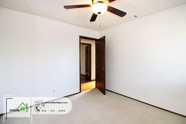 Building Photo - 20231 Margarita Ct E