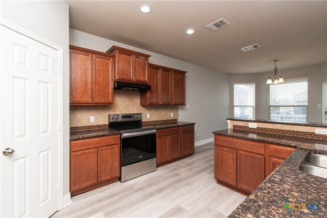 Building Photo - 7001 Cokui Dr