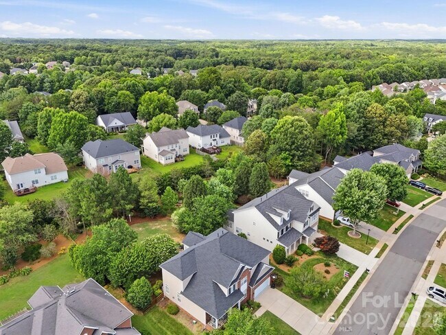 Building Photo - 8120 Madrigal Ct