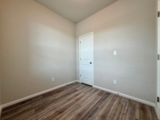 Building Photo - 207 Cherry Blossom Ln