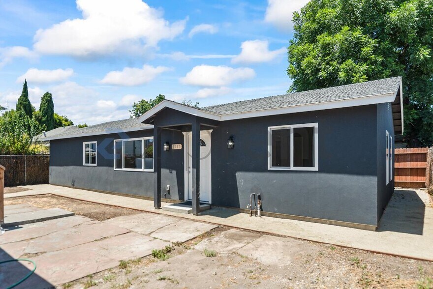 Building Photo - Unit