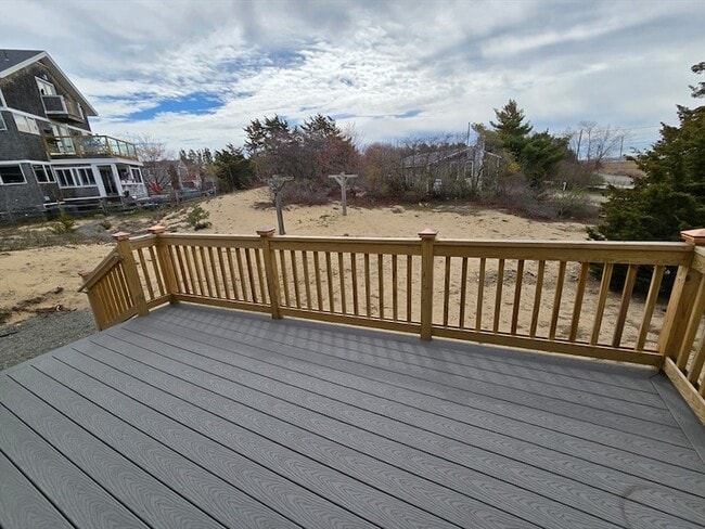 Building Photo - 11 Sunset Dr