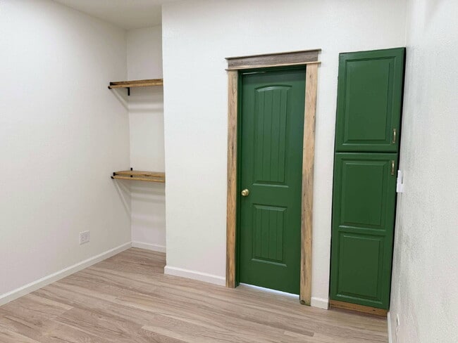 Building Photo - "Charming 1-Bedroom Retreat in Mountain Home – Your Cozy Haven Awaits!"