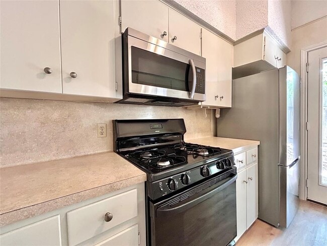 Building Photo - 8711 Westover Club Dr