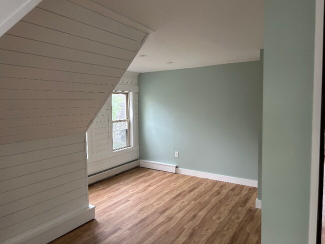 Building Photo - 40 Elliott Ave