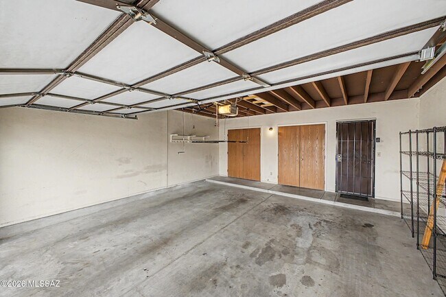 Building Photo - 7605 E Pearson St