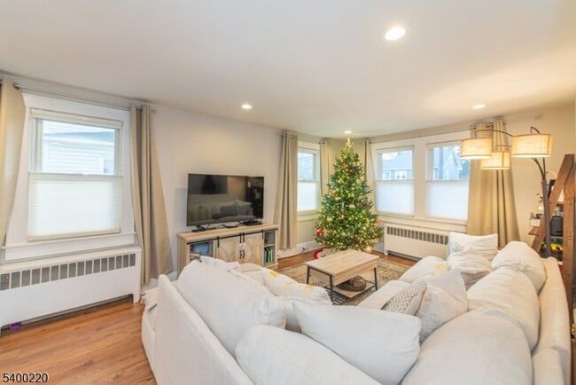 Building Photo - 38B Park Ave