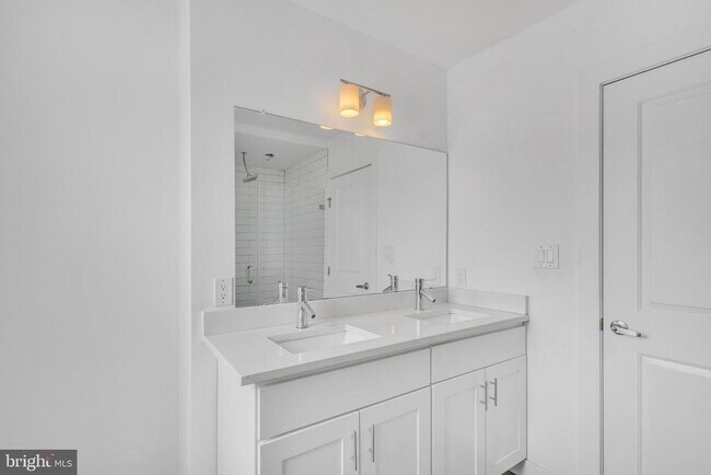 Building Photo - 2313 Frankford Ave