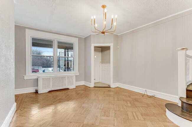 Building Photo - 1727 S 58th St