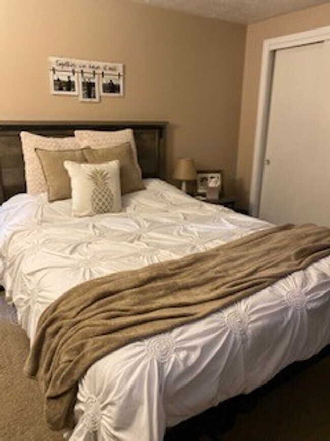 Building Photo - 1 Bedroom Apartments - Great Space at a Gr...