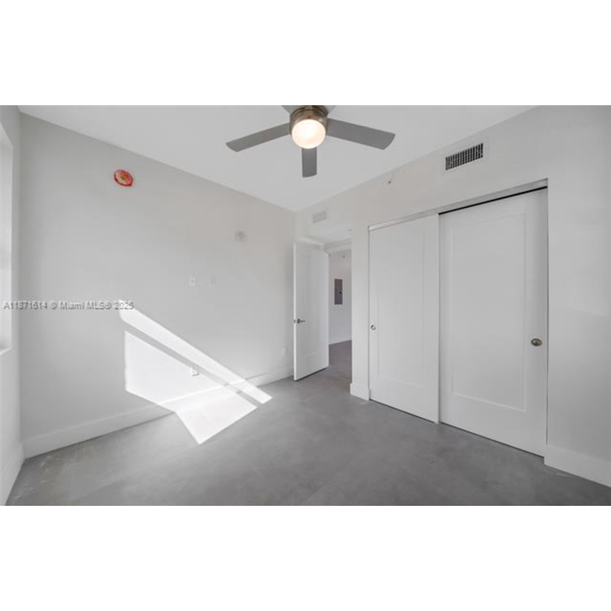 Building Photo - 1536 NW 15th Ave