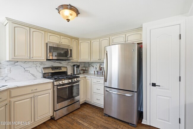 Building Photo - 4 Cheryl Dr