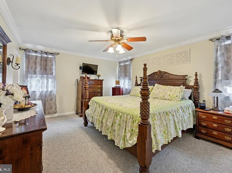 Building Photo - 9813 Ferndale St