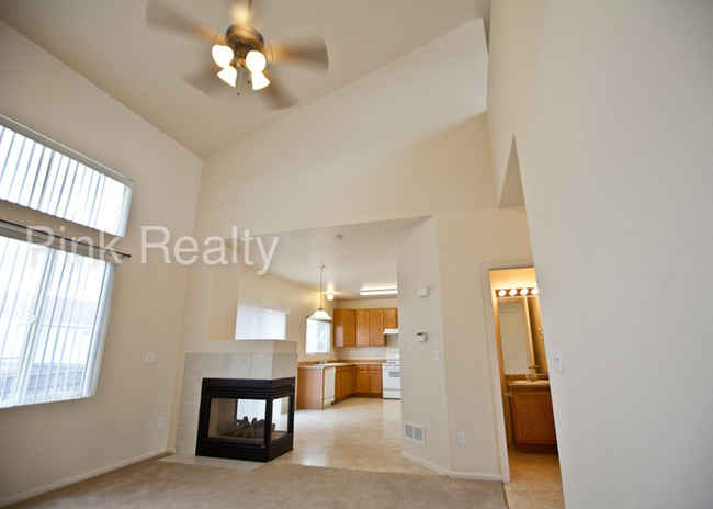 Building Photo - Gorgeous home in Stetson Hills