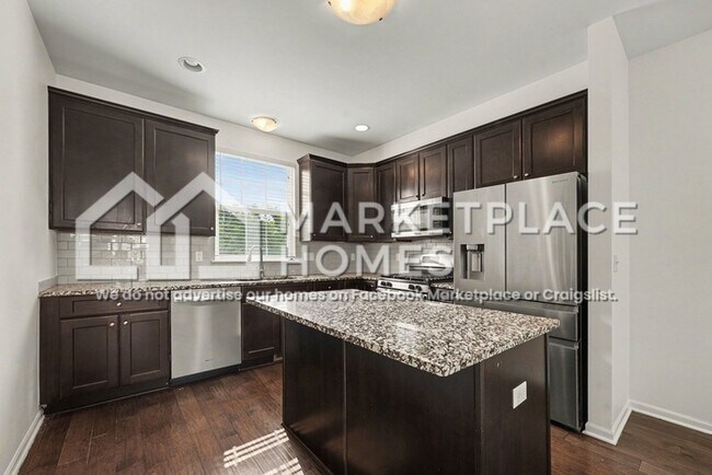 Building Photo - 4596 Bradley Cir