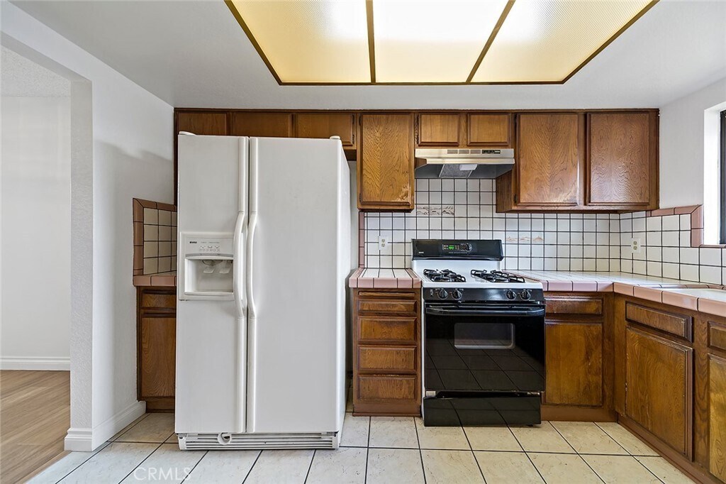 Building Photo - 5166 Dunbar Dr