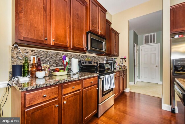 Building Photo - 709 Stag Ct