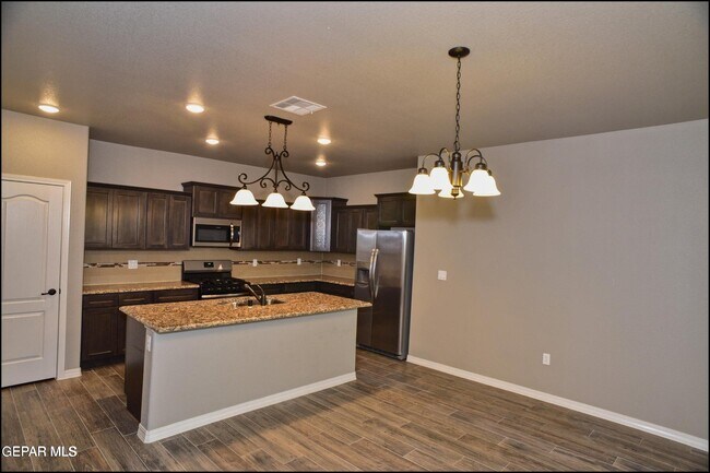 Building Photo - 2120 Thomas Lackland St