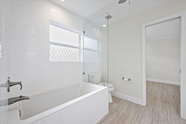 Building Photo - 12831 Shore Dr