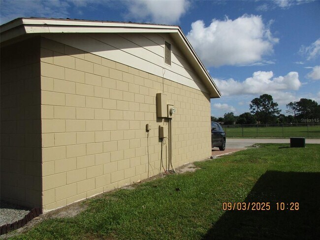 Building Photo - 833 Florida Pkwy