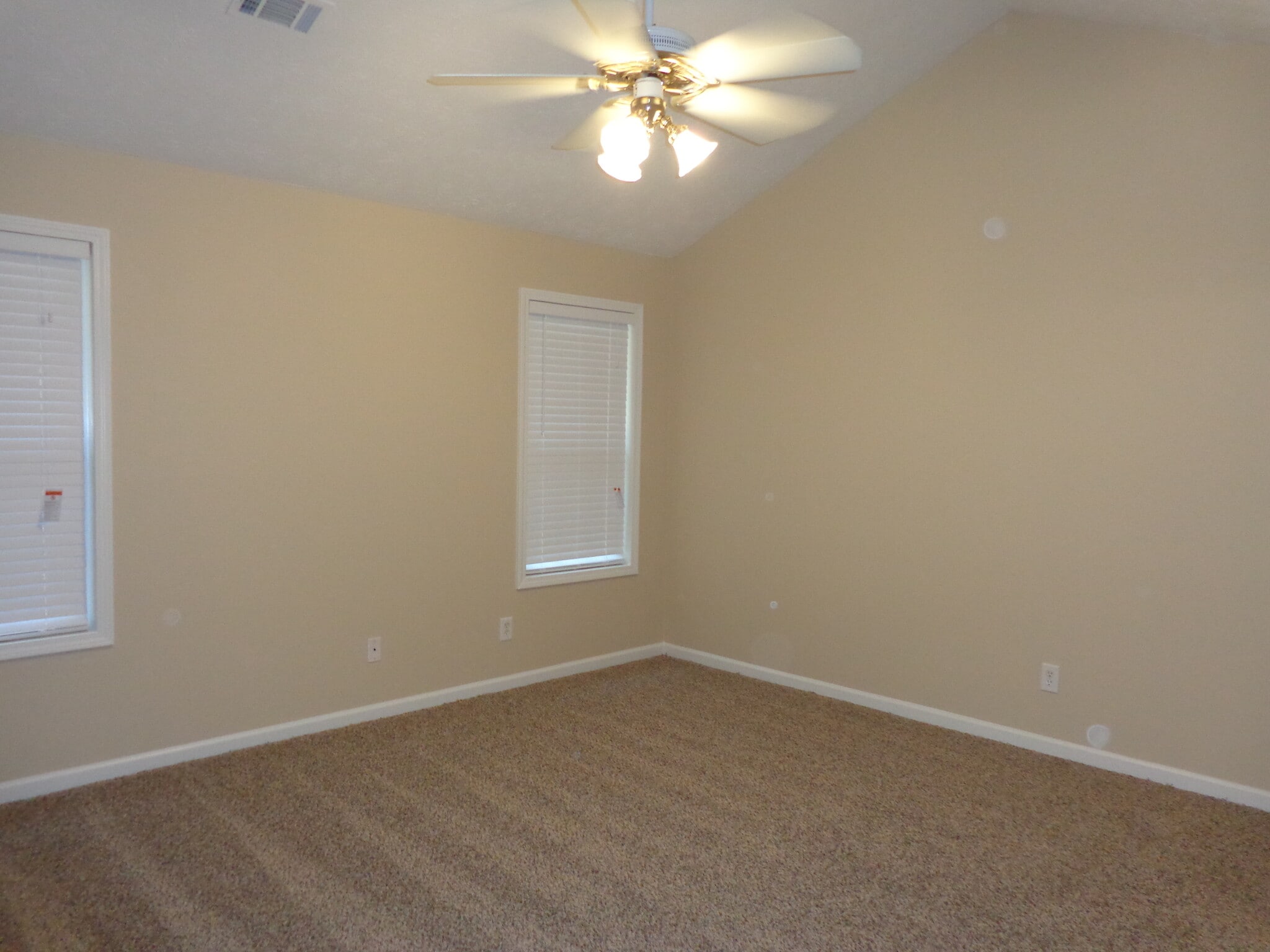 Building Photo - 7102 Independence Dr