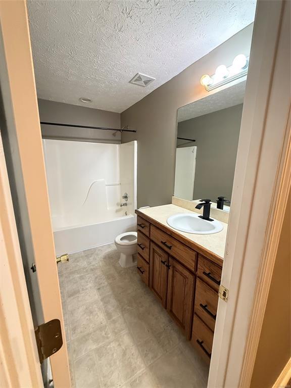 Building Photo - 406 James Ct