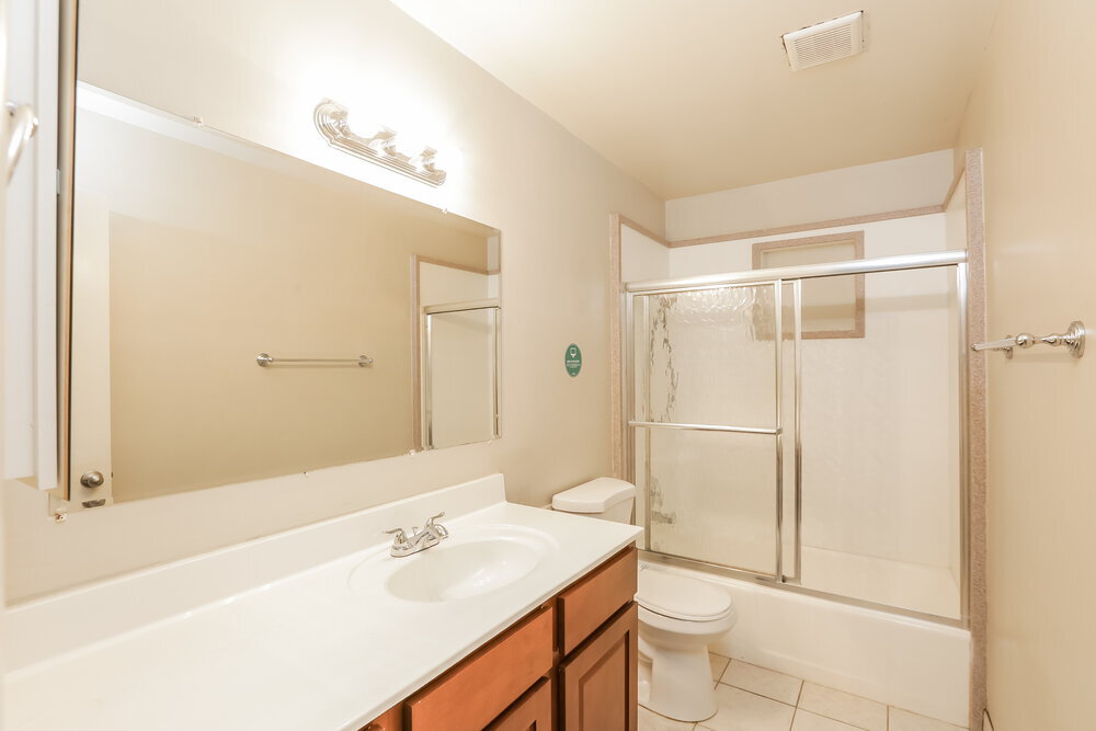 Building Photo - 1544 E Clover