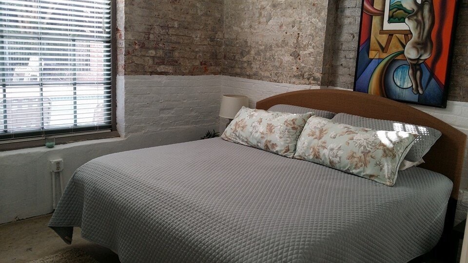 Building Photo - 920 Poeyfarre St