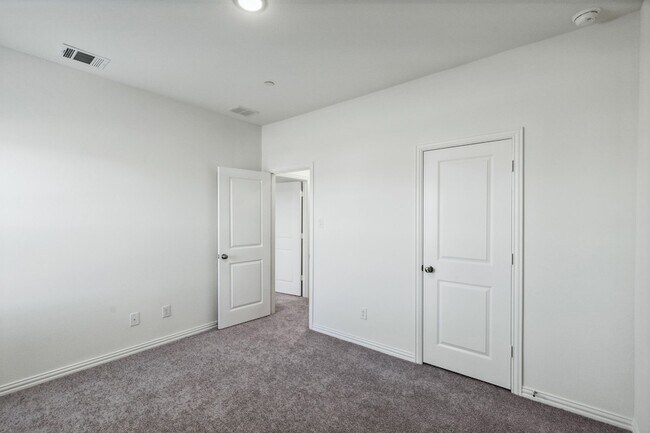 Building Photo - 3765 Pierce Ln