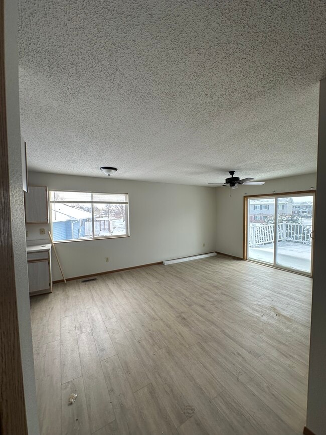 Primary Photo - 4405 W Antelope Dr