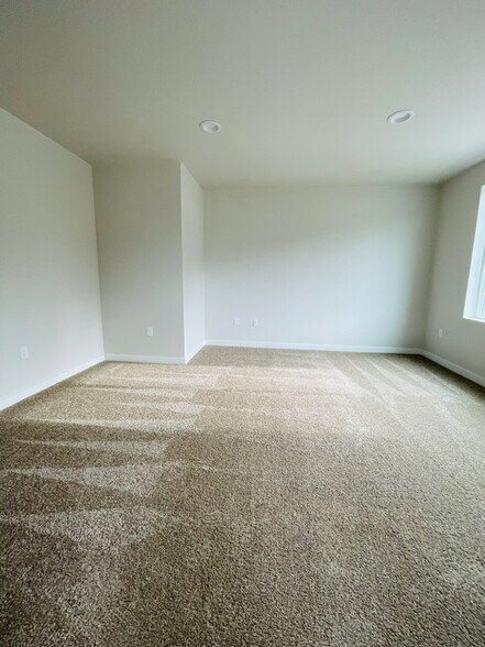 Building Photo - 3472 Deerfern Rd