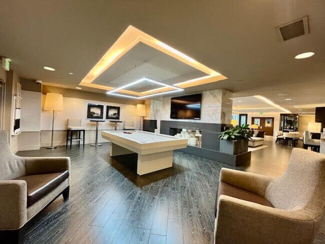 Building Photo - City living at its best! 2 BR/2 BA @ the M...