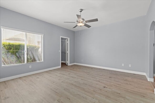 Building Photo - Sleek 2 Bedroom Condo with 2 Car Garage Ne...
