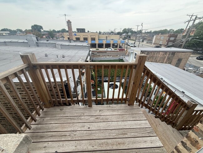 Building Photo - 2146 Gunderson Ave