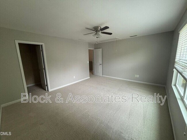 Building Photo - 4 White Spruce Ct