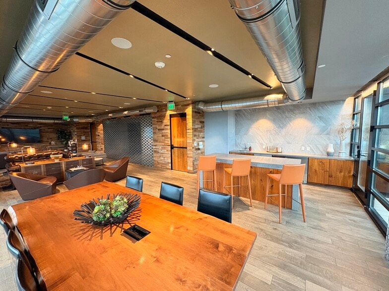 Building Photo - 1300 4th St SE