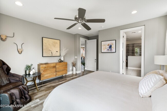 Building Photo - 1465 Varsity Dr