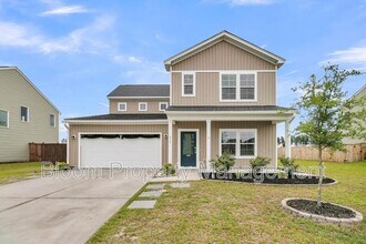 Building Photo - 450 Carrara Dr
