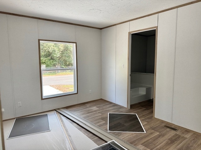 Building Photo - 601 Aster Bend