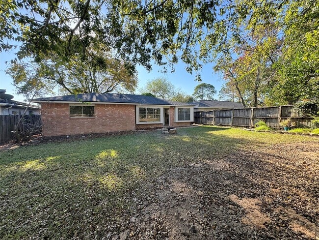 Building Photo - 16611 David Glen Dr