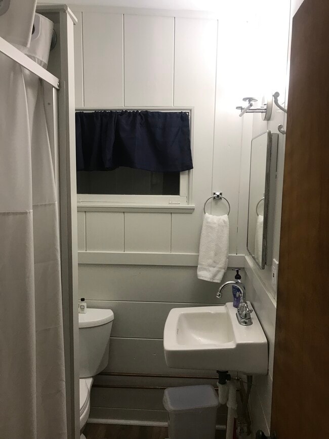 Building Photo - 14 Lake Shore Dr