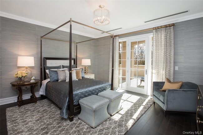 Building Photo - 3000 Royal Ct