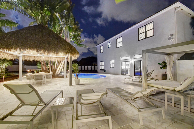 Building Photo - 6298 Sand Hills Cir