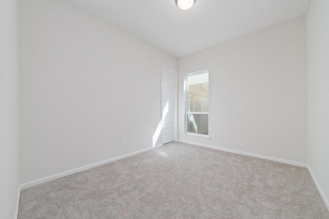 Building Photo - 142 Amaranth Wy