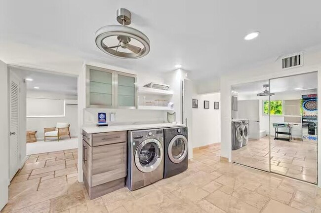 Building Photo - 2780 NE 16th St